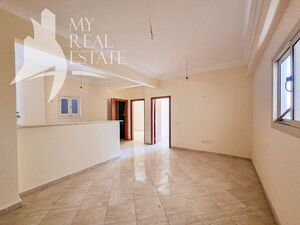 2 bedroom apartment within a short walk to the beach