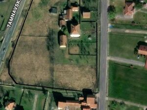 I am selling land with a house of 360m2 in Stepojevac-Lazare