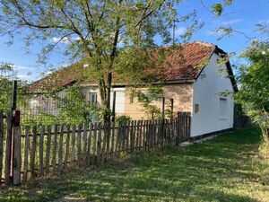 House and 2 Plots in Belo Blato