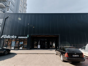 Shopping mall Ungheni, Moldova border with Romania