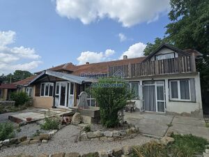 Attractive Bulgarian property with 4 bedrooms big garden Ple