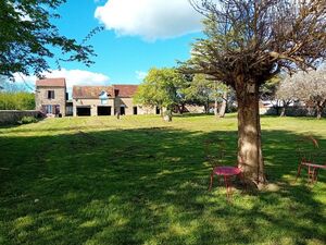 ​A LARGE VICTORIAN MANOR HOUSE WITH SERVANT HOUSE AND BARNS