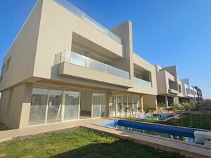 Luxury Corner Townhouse with Penthouse In Sahl Hasheesh 
