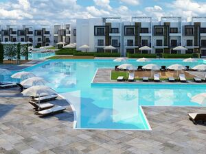  77m² Apartment + Roof with Side Pool View Holidays Park