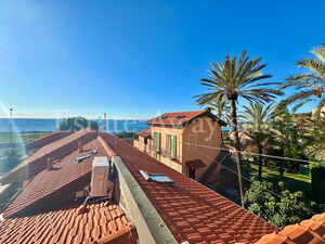 iv1308 Apartment with Terrace and Sea View in Bordighera