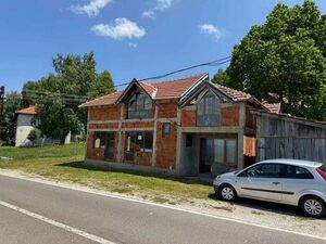 Cottage with office space on Lake Vlasin - ideal for vacatio