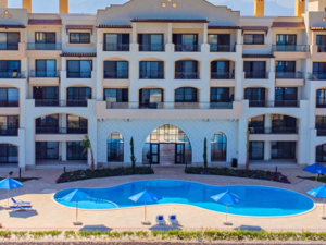 Luxury 1BR – Pool & Garden | Ready to Move