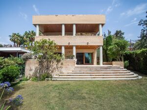 Bright Detached House in Ciudad Diagonal