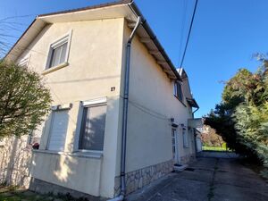 Large house with excellent location,  near Budapest