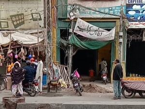 Main Road Shah Alam,Commercial shop-Double story with Zameen