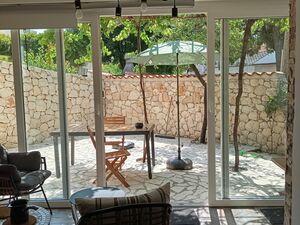 Beautiful House with ample parking in Croatia 51250