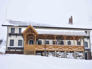 Rustic Guesthouse type Manor, 8 Rooms + Food Forest Plan, 12