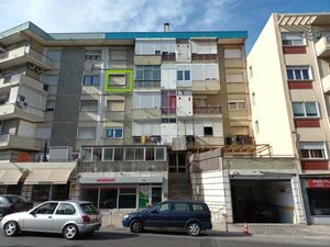 Vendo apartamento T2 em Sacavém