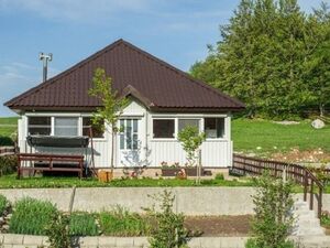 Strong valley house with summer kitchen near Zabljak