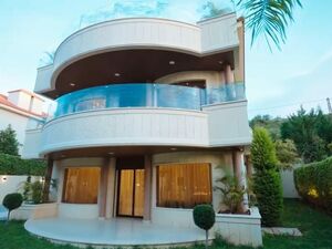 Luxurious, fully furnished villa in Majdalion With décor 