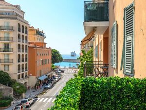 Port de Nice – Rare deux-pièces rénové avec terrasse et vue 