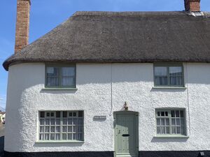 400 year old thatched cottage