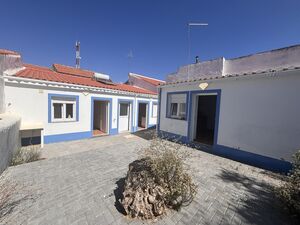 Renovated 3-Bed Property/Investment Opportunity in Ourique