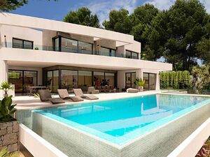 Property in Spain. New villa from builder in Moraira