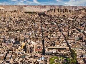 For Sale: 3200 m2 Commercial land in Moquegua