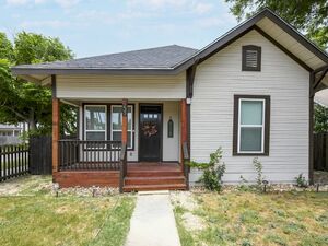 3/2 Craftsman home in Denver Heights in San Antonio, TX