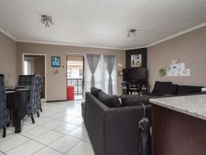 Modern First Floor Apartment in Rock Ridge, Meyersdal