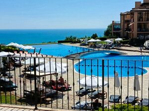 2-Bedroom Apartment with Sea and Pool Views Kaliakria Resort