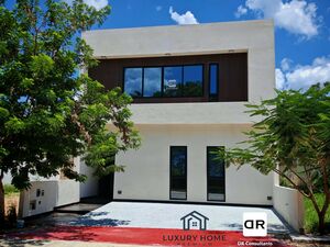 Modern residential in the exclusive Altozano complex