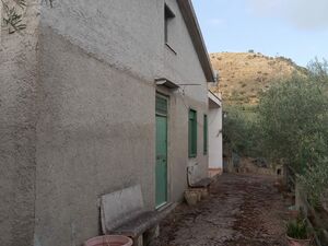 sh 846, villa, Caccamo, Sicily