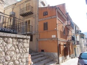sh 849 town house, Caccamo, Sicily
