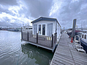 Brand New Floating Home - DS   £165,000