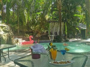 Hotel, 2 minutes to World Class beach, but needs some TLC!