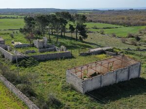 Old farmhouse with 500,000 square meters of land