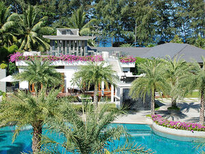 Sale apartment 211 m2 , 78 m from the sea on Naithon beach