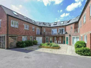 2 bedroom flat for sale