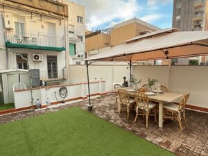 Private House with Patio & Rooftop Terrace—Sants, Barcelona