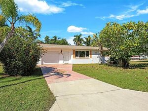 4862 Catalina DR, NAPLES, FL 34112