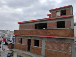 🏡 Unfinished 3rd-Floor Apartment