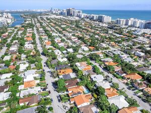 Modern Beachside Home Near Bal Harbour & Miami Beach