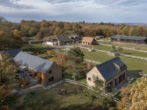 A TRUE COURTYARD HOUSE WITH ADDITIONAL BUILDINGS