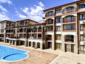 2-Bedroom Apartment with Garden & Pool View in Panorama Bay 