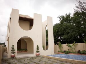 4 Bedroom House with pool and bq and East Legon 