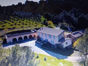 Superbe property 13 th century