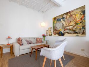   The apartment has air conditioning and Wi-Fi.