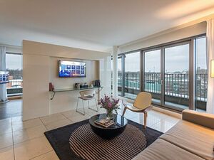 private bathrooms, modern amenities. Guests enjoy free Wifi