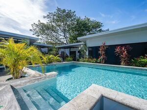 This tropical paradise, is a stroll away from everything!