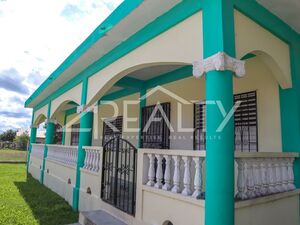 Charming 3-bed 2-bath Home in Orange Walk