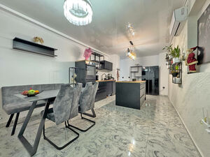 Spacious Three-Room Apartment with Large Terrace, Sol e Mar