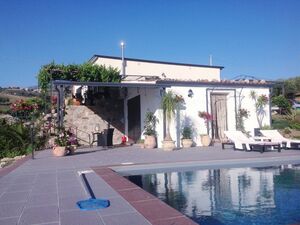 sh 854, villa, Caccamo, Sicily