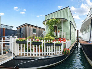 Unique Riverside Living on the Medway - Krysta £250,000